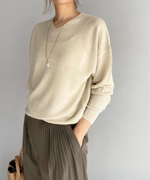 PICCIN（ピッチン）の「ダイナホット糸ホットレイV衿畔編みニット（ニット/セーター・レディース・チャコールグレー/ブラック/ブルー/アイボリー/モカ/ピンクベージュ・M）」の21枚目の写真