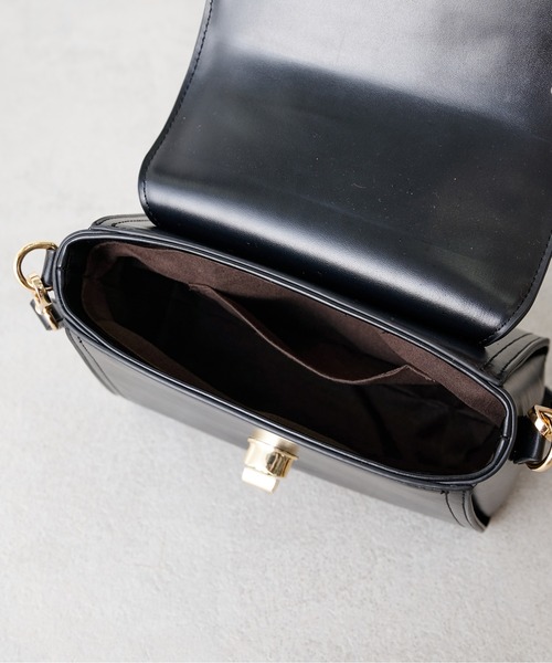 OLIVE des OLIVE（オリーブデオリーブ）の「【WEB限定】べっ甲ひねりショルダー（ショルダーバッグ・レディース・ブラック/ワインレッド/ダークブラウン/ダークベージュ・FREE）」の21枚目の写真