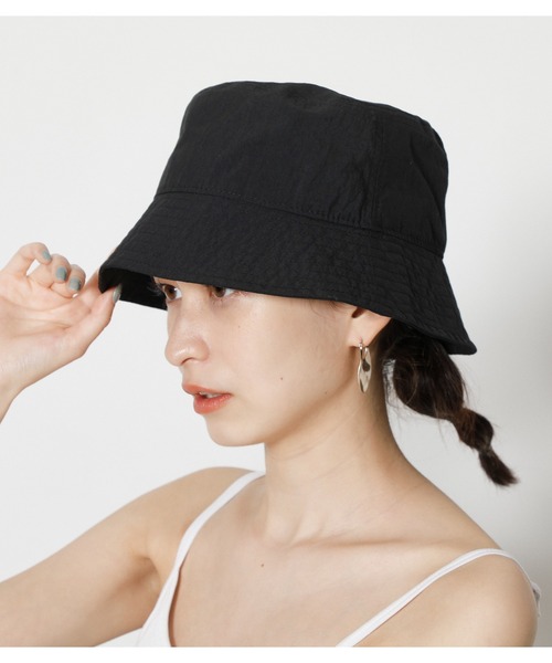 AZUL by moussy（アズールバイマウジー）の「BUCKET HAT / バケットハット（ハット・レディース・ブラック/ベージュ/ダークブラック・FREE）」の2枚目の写真