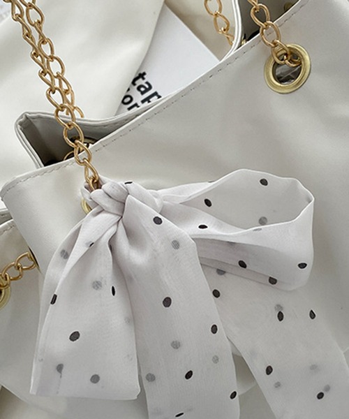 Anuenue（アヌエヌエ）の「スカーフ リボン付き ショルダーバッグ（ショルダーバッグ・レディース・ホワイト/ブラック/パープル・FREE）」の4枚目の写真