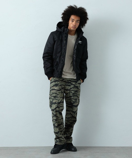 Alpha Industries（アルファインダストリーズ）の「フーデッドリブジャケット / Thermolite(サーモライト)（ブルゾン・メンズ・ブラック/ブラック系その他/グレイッシュベージュ/ネイビー/グレー/ブラウン系その他/ウッドランド/ブラック系その他2・S/M/L/XL）」の12枚目の写真