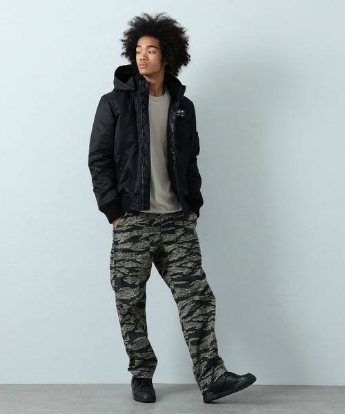 Alpha Industries（アルファインダストリーズ）の「フーデッドリブジャケット / Thermolite(サーモライト)（ブルゾン・メンズ・ブラック/ブラック系その他/グレイッシュベージュ/ネイビー/グレー/ブラウン系その他/ウッドランド/ブラック系その他2・S/M/L/XL）」の13枚目の写真