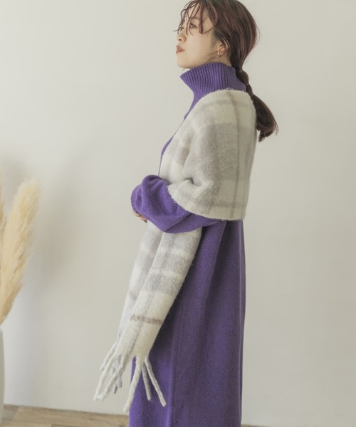 ITEMS URBANRESEARCH（アイテムズ アーバンリサーチ）の「リサイクルポリエステルブークレチェックストール（ストール/ショール・レディース・ベージュ/ブルー/ライトグレー/ブラック・ONE）」の3枚目の写真