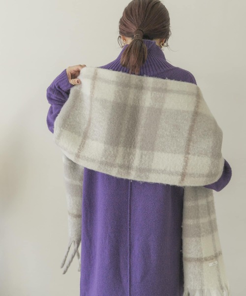 ITEMS URBANRESEARCH（アイテムズ アーバンリサーチ）の「リサイクルポリエステルブークレチェックストール（ストール/ショール・レディース・ベージュ/ブルー/ライトグレー/ブラック・ONE）」の13枚目の写真