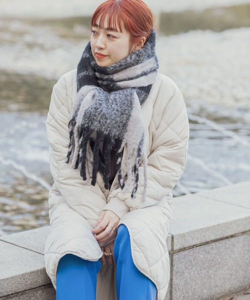 ITEMS URBANRESEARCH（アイテムズ アーバンリサーチ）の「リサイクルポリエステルブークレチェックストール（ストール/ショール・レディース・ベージュ/ブルー/ライトグレー/ブラック・ONE）」の19枚目の写真