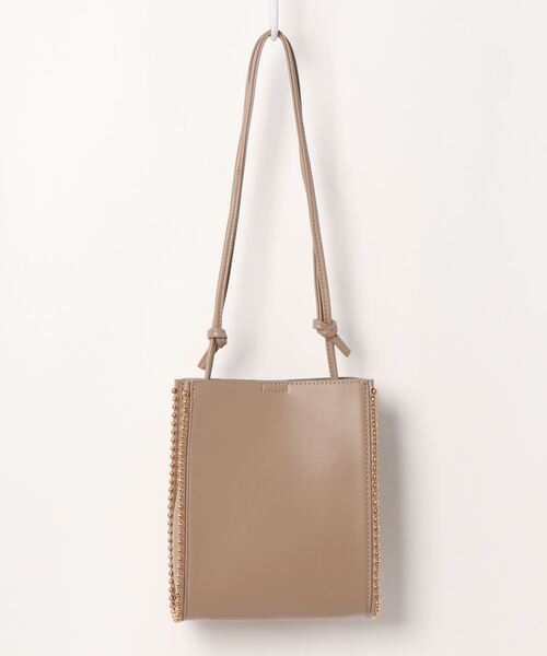 natural couture（ナチュラルクチュール）の「ミドルスクエアボールチェーンショルダーバッグ（ショルダーバッグ・レディース・ブラック/ベージュ/ラベンダー・FREE）」の3枚目の写真