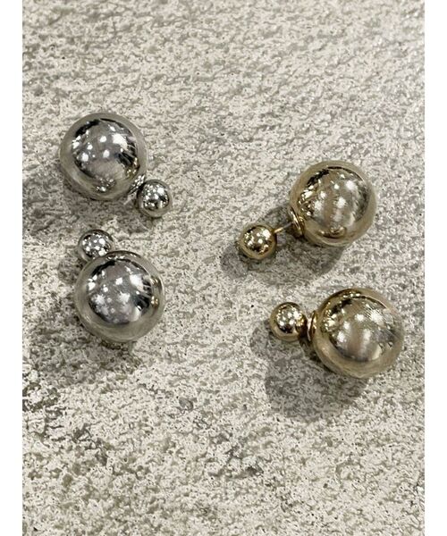 EMODA（エモダ）の「ダブルボールピアス（ピアス（両耳用）・レディース・シルバー/ゴールド・FREE）」の3枚目の写真