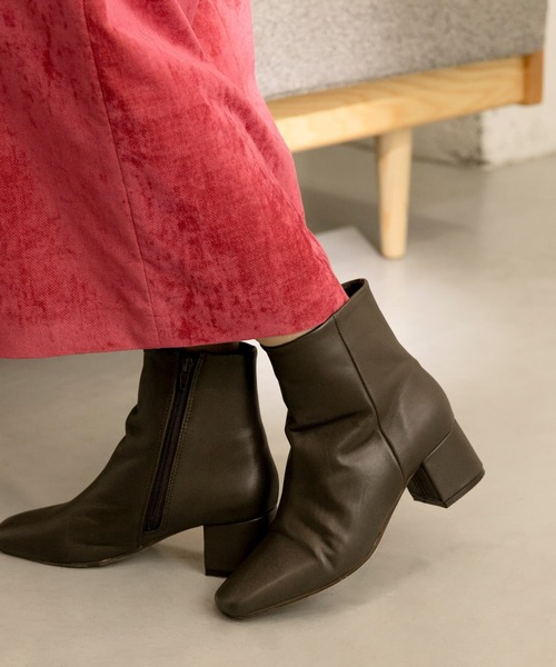 URBAN RESEARCH（アーバンリサーチ）の「レザーショートブーツ（ブーツ・レディース・チャコールグレー/ブラック・36/37/38）」の3枚目の写真