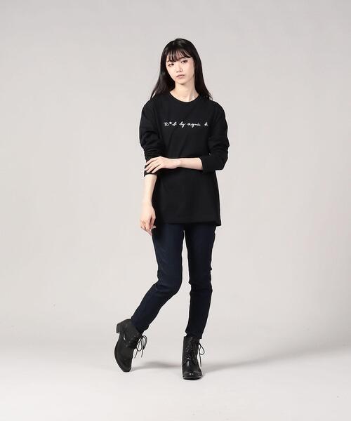 To b. by agnes b.(トゥービーバイアニエスベー)の「WM40 TS ボーイズロングロゴTシャツ(Tシャツ/カットソー・レディース・ブラック・40/38)」の4枚目の写真