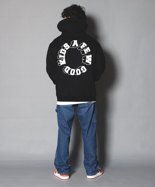 A FEW GOOD KIDS(ア フュー グッド キッズ)の「A FEW GOOD KIDS-サークルロゴ・プルパーカー(パーカー・レディース・ブラック/オレンジ/ホワイト・L/XL)」の16枚目の写真