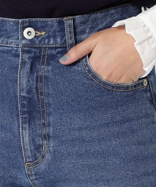 NATURAL BEAUTY BASIC（ナチュラルビューティーベーシック）の「デニムストレートパンツ（デニムパンツ・レディース・オフホワイト/ネイビー・X-SMALL/SMALL/MEDIUM）」の3枚目の写真