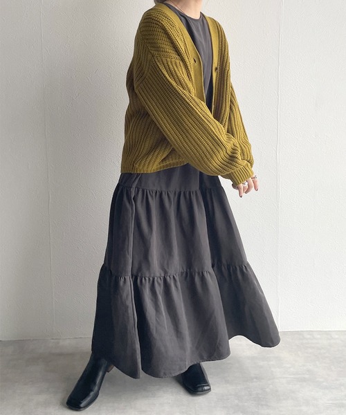 w closet（ダブルクローゼット）の「Vネックショート丈カーディガン（カーディガン/ボレロ・レディース・ベージュ/イエロー/グリーン/モスグリーン・FREE）」の5枚目の写真