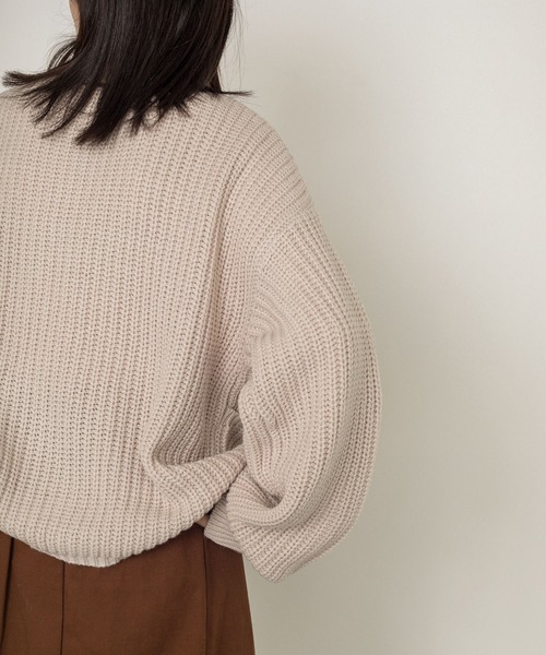 w closet（ダブルクローゼット）の「Vネックショート丈カーディガン（カーディガン/ボレロ・レディース・ベージュ/イエロー/グリーン/モスグリーン・FREE）」の14枚目の写真