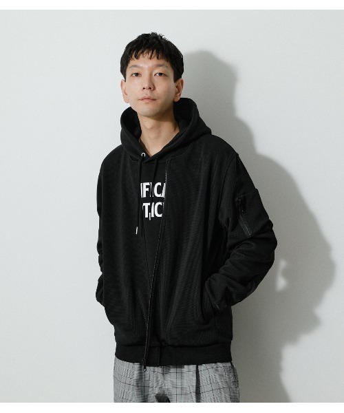 AZUL by moussy(アズールバイマウジー)の「MOVE FIT EASY MA-1/ムーブフィットイージーMA‐1(MA-1・メンズ・ベージュ/ブラック・LARGE/MEDIUM)」の2枚目の写真