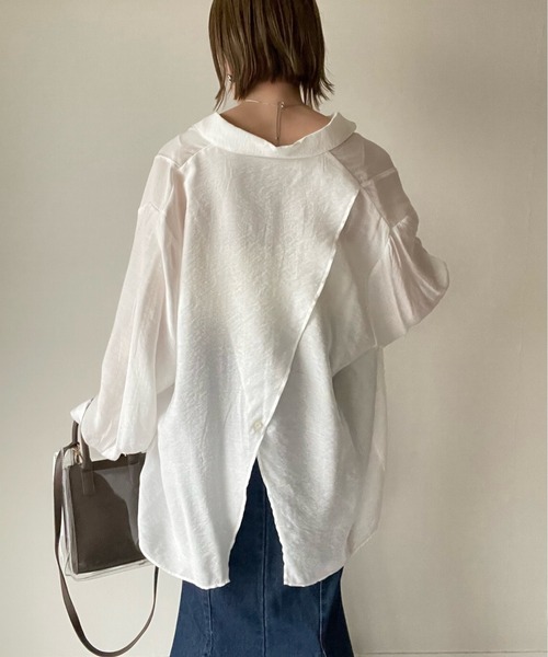 y/m by misato（イムバイミサト）の「シアーバッククロスシャツ（シャツ/ブラウス・レディース・ライトイエロー/オフホワイト・FREE）」の3枚目の写真