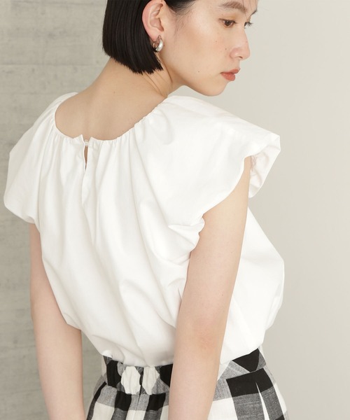 NATURAL BEAUTY BASIC（ナチュラルビューティーベーシック）の「バルーンブラウス（シャツ/ブラウス・レディース・ブラック/オフホワイト/ピンク・SMALL/MEDIUM）」の9枚目の写真