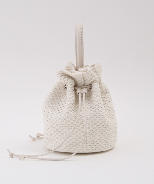 ROPE'(ロペ)の「NOVATEX/ドローストリング2WAY巾着バッグ(ショルダーバッグ・レディース・ホワイト/ベージュ・FREE)」の7枚目の写真