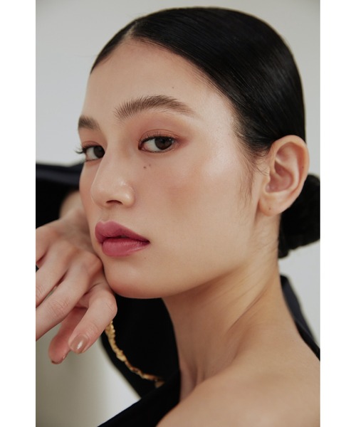 hince（ヒンス）の「ニューデップスアイシャドウ（アイシャドウ・レディース・ビルド・オン/アリュール・イン・モーション/インスパイア/イニシャル/リフレクション/オネスティ/アンフレーム/センシブル/ビー・マイ・アリュール/イン・ミッドサマー/アット・ザ・モーメント/オーセンティック・FREE）」の15枚目の写真