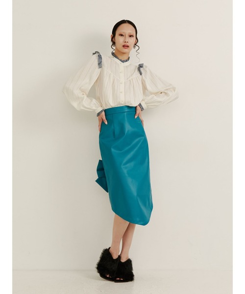 PAMEO POSE(パメオポーズ)の「Noble Pearl Blouse(シャツ/ブラウス・レディース・ホワイト/ブラック/オレンジ・FREE)」の16枚目の写真