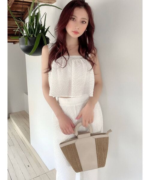 RESEXXY(リゼクシー)の「シャーリングトップス【セットアップ着用可能】(キャミソール・レディース・ホワイト/ブラック/グレー・FREE)」の4枚目の写真