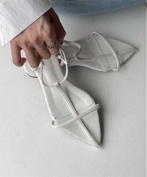 La-gemme(ラジェム)の「ポインテッドトゥTストラップサンダル(サンダル・レディース・ホワイト/ブラック/レッド/シルバー・38/39/35/36/37)」の18枚目の写真