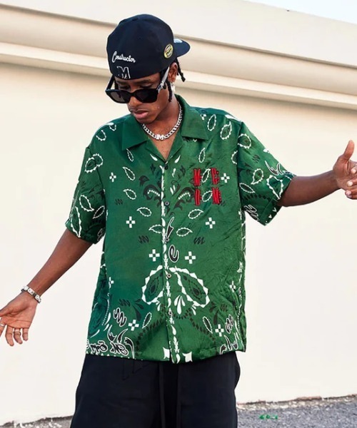 M.E.D.M（エムイーディーエム）の「A'GEM/9 × .kom『M.E.D.M/エムイーディーエム』CASHEW FLOWER SHIRT/MEDM カシューフラワー バンダナ柄 半袖 開襟 シャツ（シャツ/ブラウス・レディース・ブラック/レッド/グリーン・L）」の2枚目の写真