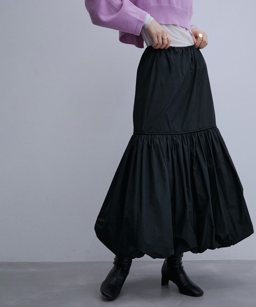 ADAM ET ROPE'(アダムエロペ)の「ティアードバルーンタフタスカート(スカート・レディース・ブラック/ホワイト系その他2/ブルー・FREE)」の3枚目の写真