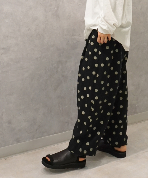 JOURNAL STANDARD LUXE(ジャーナルスタンダード ラックス)の「リネンドットタックバルーンパンツ(その他パンツ・レディース・ブラック/ブルー・FREE)」の14枚目の写真