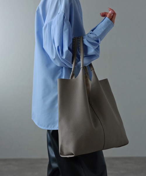 ファスナー楕円トートバック　キーリング付き　新作swing トートバッグ「SWING」berry(A) フルーツ柄 | YAZZIE TAISE