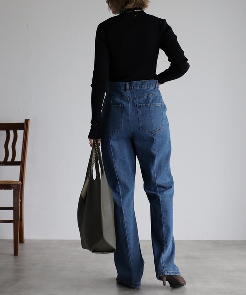 GUSCIO(グッシオ)の「【グッシオベーシック】センター切り替えVカットトートバッグ(トートバッグ・レディース・ブラック/グレー/カーキ/グレイッシュベージュ/アイボリー/ダークグレー・FREE)」の22枚目の写真