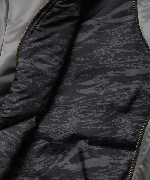 Back Channel（バックチャンネル）の「MA-1 JACKET（MA-1・メンズ・オリーブドラブ/ブラック/グレー・SMALL/MEDIUM/LARGE/X-LARGE/XX-LARGE）」の8枚目の写真