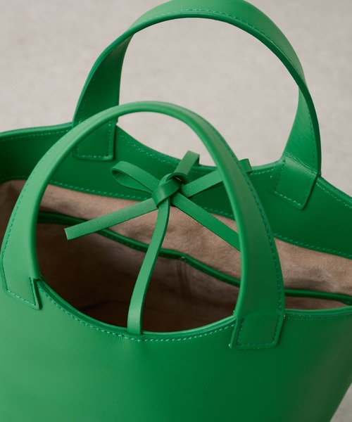 BEARDSLEY（ビアズリー）の「《CHIRISTIAN VILLA》レザートートバッグ（ショルダーバッグ・レディース・ブラック/グリーン・FREE）」の5枚目の写真