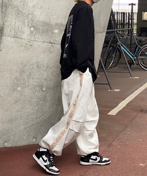 kutir(クティール)の「オーバーサイズビリヤードロンT(Tシャツ/カットソー・メンズ・ブラック/オフホワイト・MEDIUM/LARGE)」の13枚目の写真