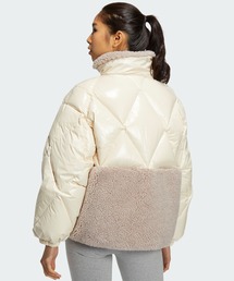 adidas（アディダス）の「ダウン シェルパミックス ジャケット 