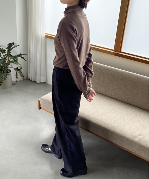 Amourire（アムリール）の「テレコハイネックプルオーバー（Tシャツ/カットソー・レディース・ベージュ/グリーン/ブラウン/ブラック・M/L）」の11枚目の写真