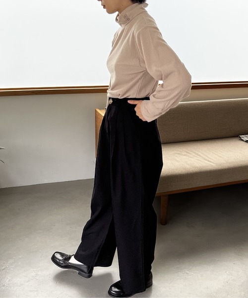 Amourire（アムリール）の「テレコハイネックプルオーバー（Tシャツ/カットソー・レディース・ベージュ/グリーン/ブラウン/ブラック・M/L）」の5枚目の写真