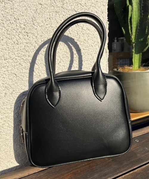 nemne store(ネンネストア)の「【nemne】2wayミニボストンショルダーバッグ(ショルダーバッグ・レディース・ブラック/ベージュ/ブラウン・フリー)」の1枚目の写真