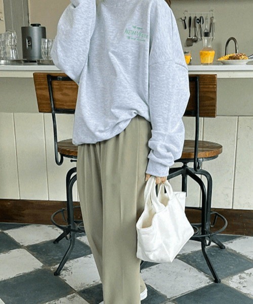 Dalfwin(ダールフィン)の「NEW Wave刺繍ロゴオーバーサイズスウェット(スウェット・レディース・グレー系その他/ネイビー/ブラック・FREE)」の13枚目の写真