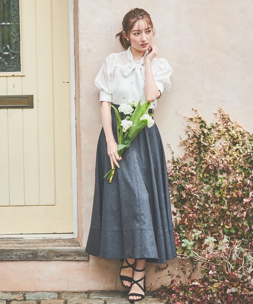 NOELA(ノエラ)の「デニムフレアスカート(スカート・レディース・インディゴブルー/ダークインディゴブルー/ブラック・M/S)」の16枚目の写真