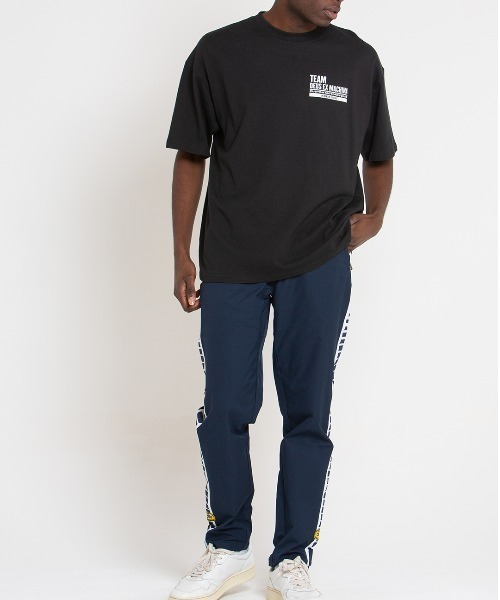 DEUS EX MACHINA（デウスエクスマキナ）の「TEAM DEUS TEE（Tシャツ/カットソー・メンズ・ブラック/オレンジ・MEDIUM/LARGE/SMALL/X-SMALL）」の7枚目の写真