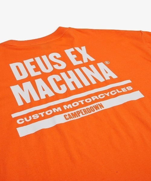 DEUS EX MACHINA（デウスエクスマキナ）の「TEAM DEUS TEE（Tシャツ/カットソー・メンズ・ブラック/オレンジ・MEDIUM/LARGE/SMALL/X-SMALL）」の4枚目の写真