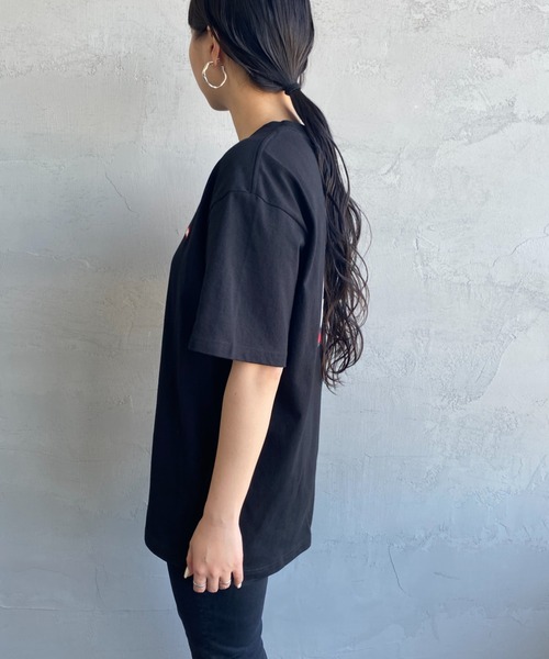 CHUMS（チャムス）の「[CHUMS/チャムス] BOOBY バックプリント ショートスリーブTシャツ（Tシャツ/カットソー・レディース・ホワイト/サックスブルー/ダークグリーン/ベージュ/グレイッシュベージュ/ブラック/ピンク/ホワイト×ネイビー・LARGE/XL/XXL/L/M）」の15枚目の写真