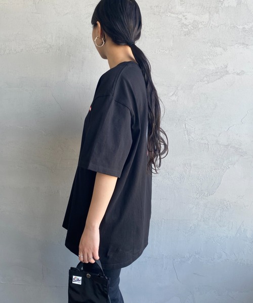 CHUMS（チャムス）の「[CHUMS/チャムス] BOOBY バックプリント ショートスリーブTシャツ（Tシャツ/カットソー・レディース・ホワイト/サックスブルー/ダークグリーン/ベージュ/グレイッシュベージュ/ブラック/ピンク/ホワイト×ネイビー・LARGE/XL/XXL/L/M）」の22枚目の写真