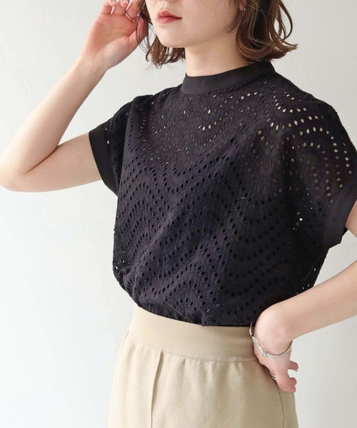 HER CLOSET（ハークローゼット）の「【shemoshelly】WEB限定カットワークレースフレンチブラウス（シャツ/ブラウス・レディース・オフホワイト/ダークグリーン/ブラック・M）」の16枚目の写真