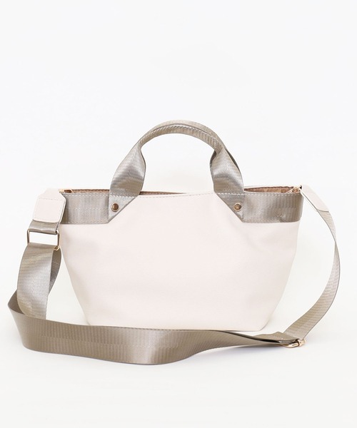 COOCO(クーコ)の「テープハンドルフェイクレザーミニ2WAY(ハンドバッグ・レディース・ブラック/グレー系その他/サックスブルー/ピンク/シルバー/アイボリー/ブラック×ブラック・9)」の8枚目の写真