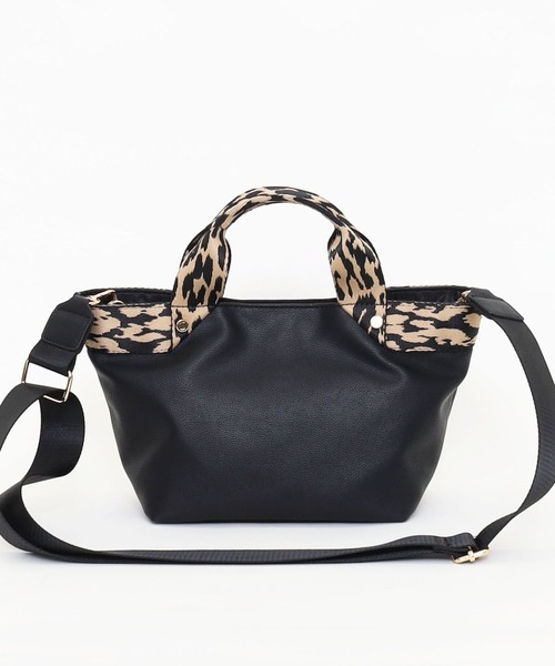 COOCO(クーコ)の「テープハンドルフェイクレザーミニ2WAY(ハンドバッグ・レディース・ブラック/グレー系その他/サックスブルー/ピンク/シルバー/アイボリー/ブラック×ブラック・9)」の13枚目の写真
