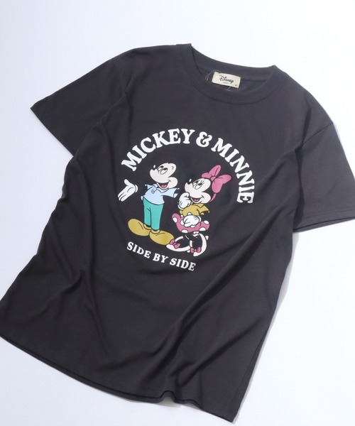 Disney(ディズニー)の「Disney(ディズニー)ミッキーマウス・ミニーマウス・オールスターキャラクタープリントTシャツ(Tシャツ/カットソー・レディース・スミクロ/ベージュ系その他/オフホワイト/ピンク・L/M)」の3枚目の写真