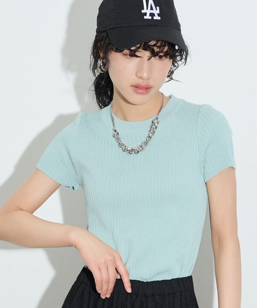 THE YOn(ザヨン)の「ショートスリーブコンパクトリブニットトップス(ニット/セーター・レディース・モカ/ホワイト/グリーン/ブラック/サックスブルー・FREE)」の5枚目の写真