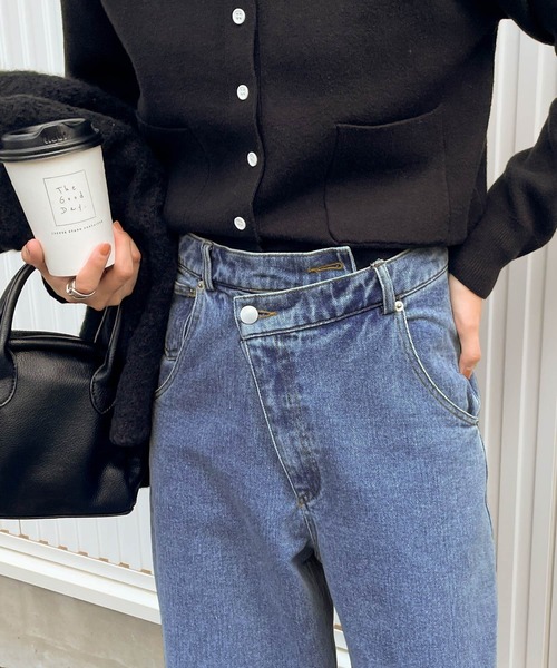 Chillfar（チルファー）の「アシンメトリーワイドダメージデニム（デニムパンツ・レディース・ライトブルー/ブラック・MEDIUM/LARGE）」の6枚目の写真