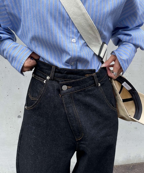 Chillfar（チルファー）の「アシンメトリーワイドダメージデニム（デニムパンツ・レディース・ライトブルー/ブラック・MEDIUM/LARGE）」の12枚目の写真